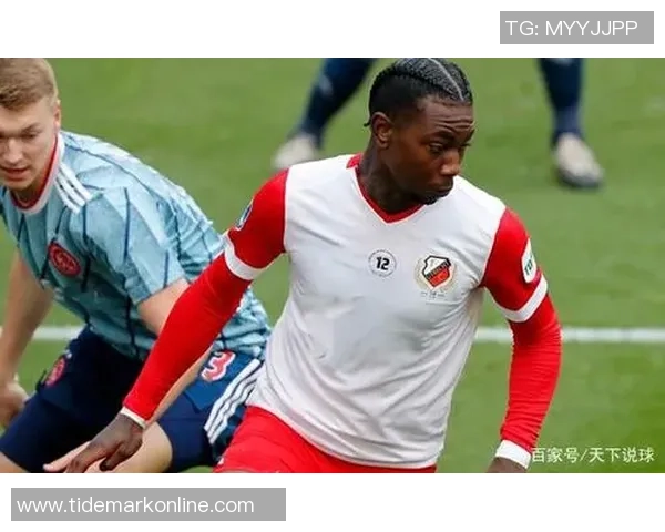 乌德勒支青年队迎战阿尔梅勒城展现青春风采与竞技实力